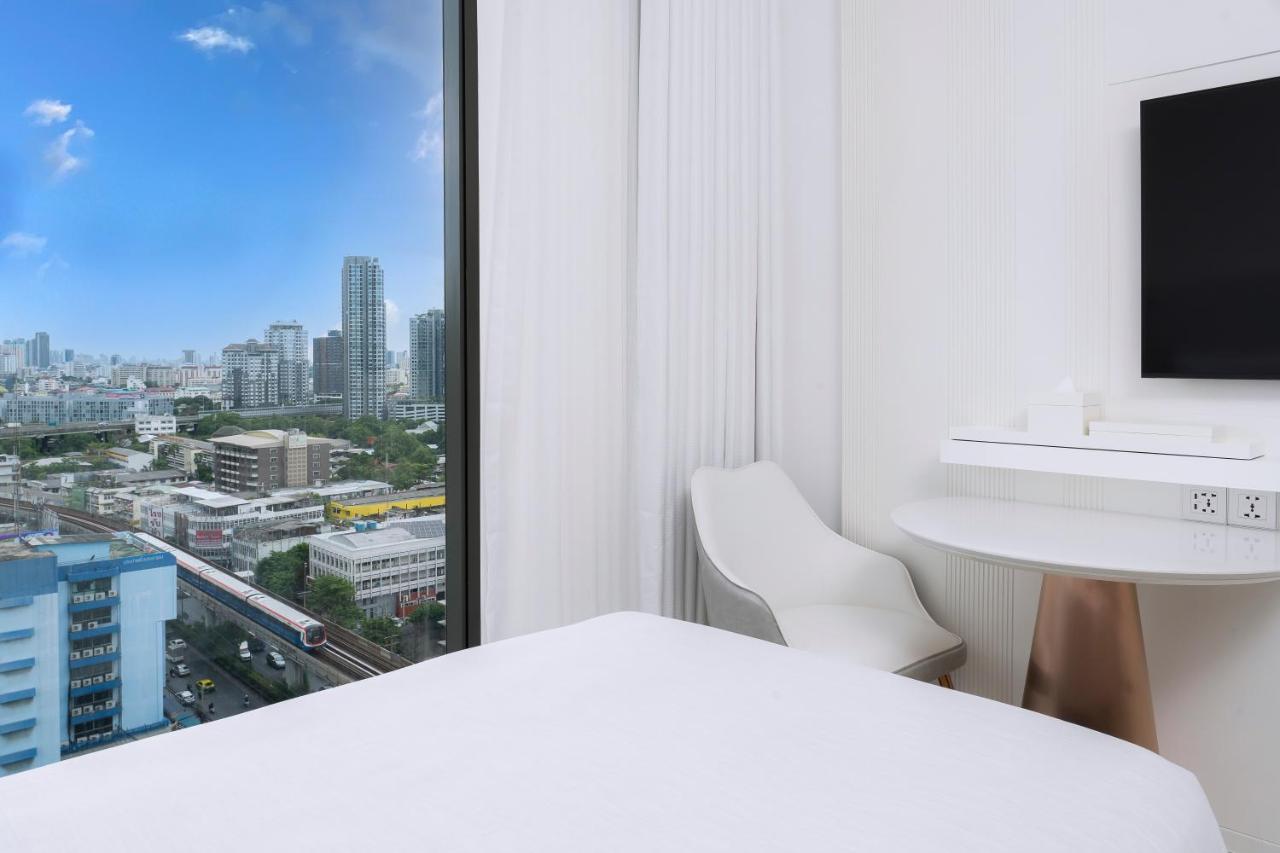Innside By Melia Bangkok Sukhumvit Exterior photo A bedroom at the hotel