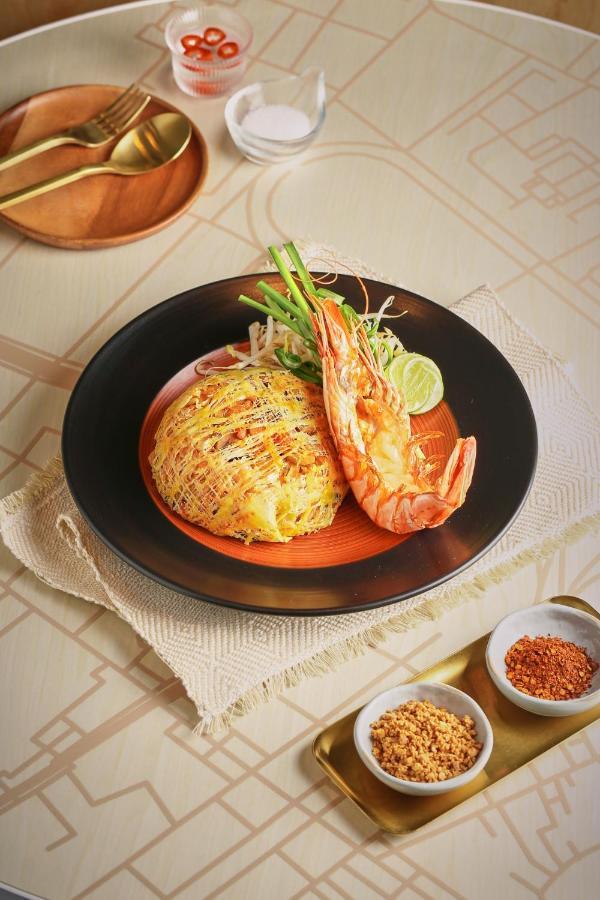 Innside By Melia Bangkok Sukhumvit Exterior photo Thai fried rice with river shrimp