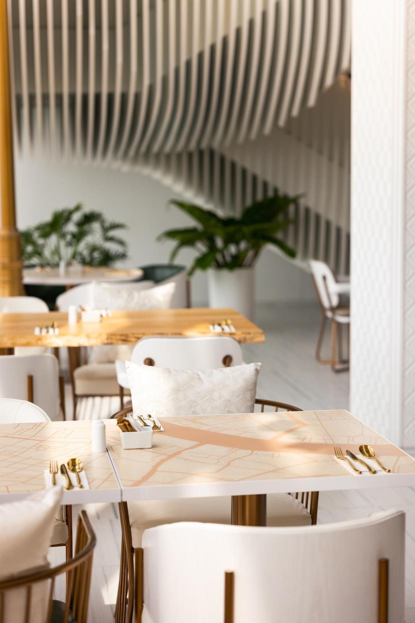 Innside By Melia Bangkok Sukhumvit Exterior photo Interior of the restaurant